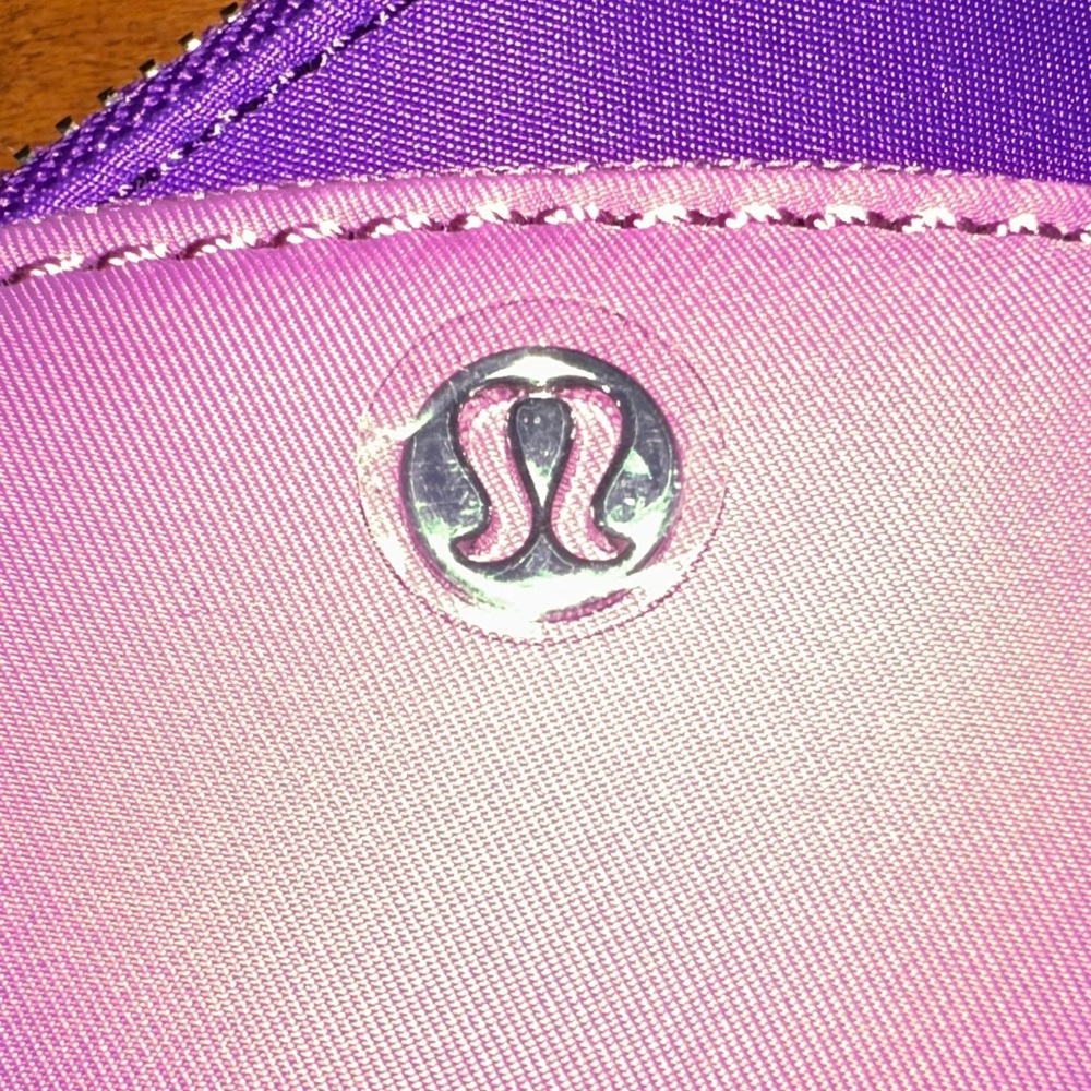 Lululemon Dual Pouch Wristlet in Lavender & Purple NWT - Picture 10 of 10